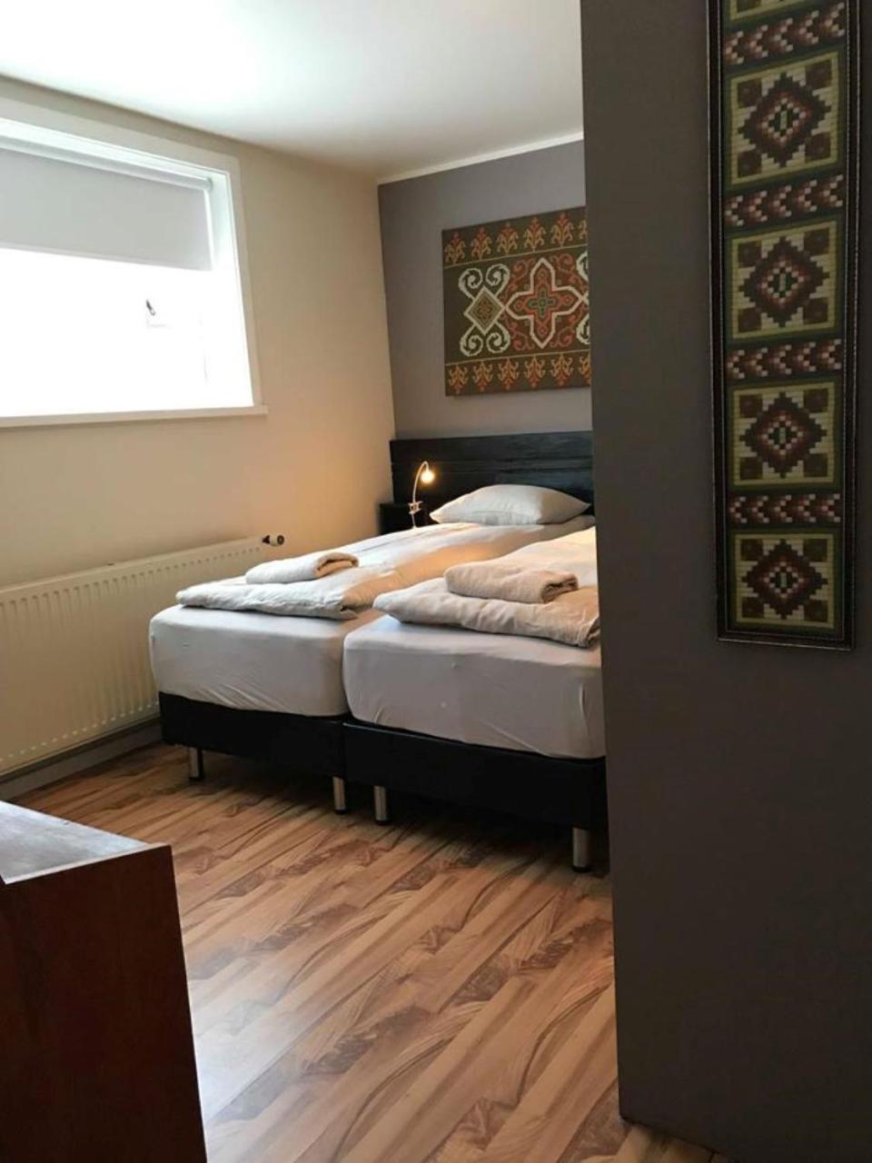 Guesthouse Hvitahusid Akureyri Ngoại thất bức ảnh